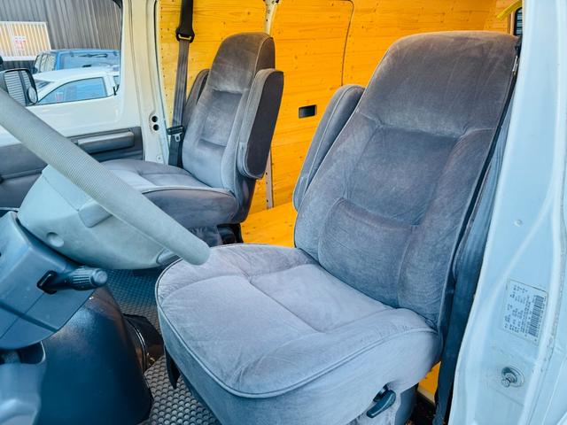 ダッジ・バン ベースグレード パネルバン ログハウス キャンピングカー フルフラットシート(23枚目)