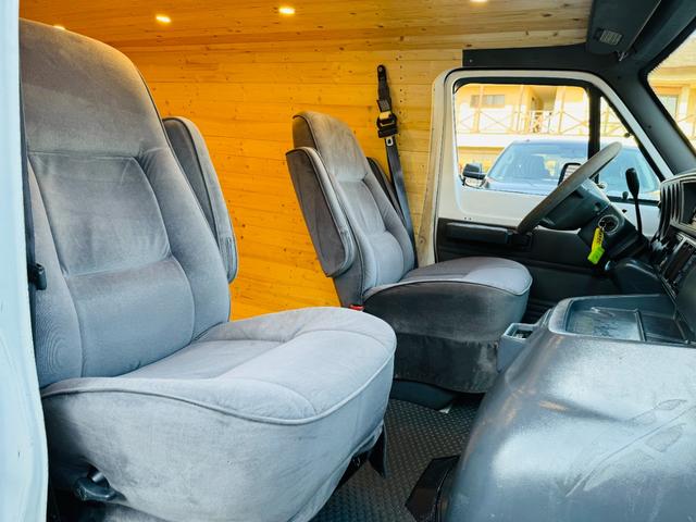 ダッジ・バン ベースグレード パネルバン ログハウス キャンピングカー フルフラットシート(26枚目)