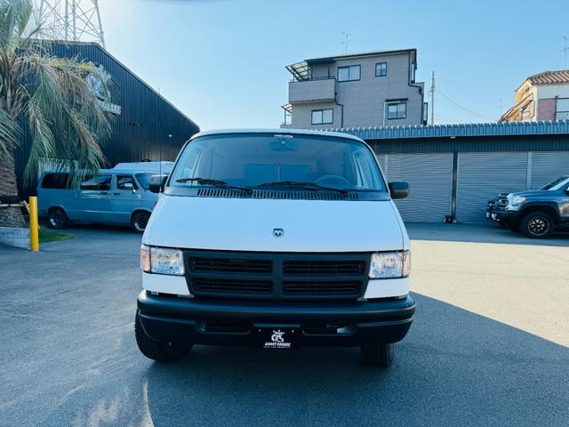 ダッジ・バン ベースグレード パネルバン ログハウス キャンピングカー フルフラットシート(43枚目)