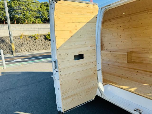 ダッジ・バン ベースグレード パネルバン ログハウス キャンピングカー フルフラットシート(48枚目)