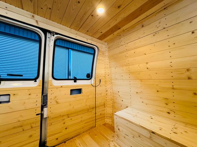 ダッジ・バン ベースグレード パネルバン ログハウス キャンピングカー フルフラットシート(51枚目)