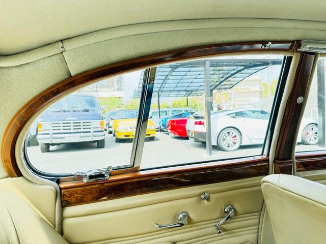 ジャガーその他  Sタイプ 3.8S 左ハンドル 全塗装済み 内装張替済み クーラー(49枚目)