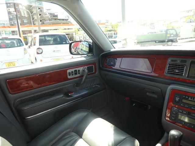 センチュリー 標準仕様車　デュアルＥＭＶパッケージ　神威エターナルブラック／本革／ＬＥＤヘッドランプ／（33枚目）