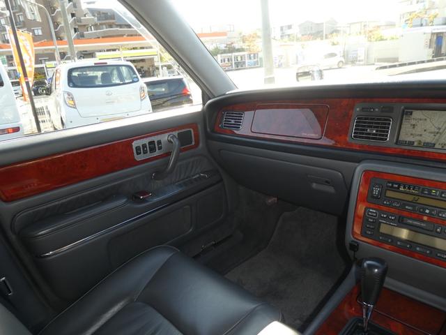 センチュリー 標準仕様車 /鸞鳳グロリアスグレーメタリックモリブデン/(34枚目)