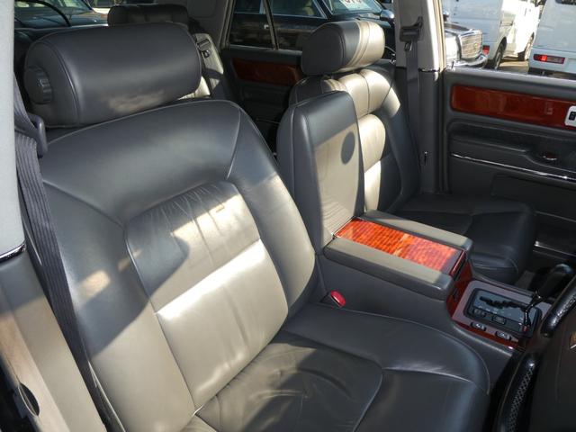 センチュリー 標準仕様車 /鸞鳳グロリアスグレーメタリックモリブデン/(42枚目)