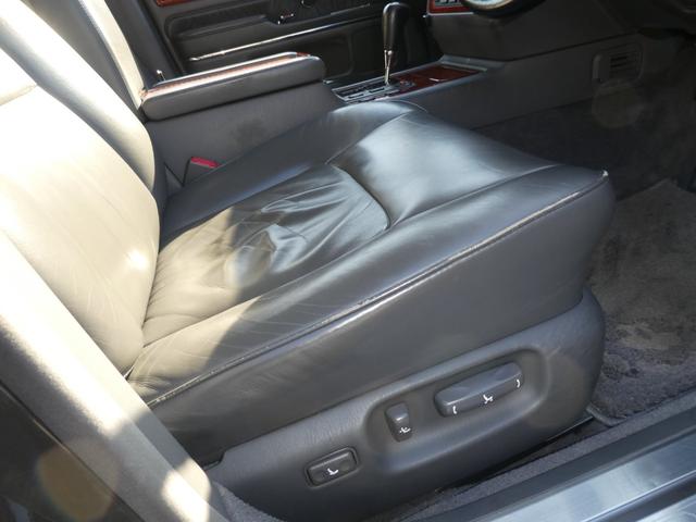 センチュリー 標準仕様車 /鸞鳳グロリアスグレーメタリックモリブデン/(43枚目)