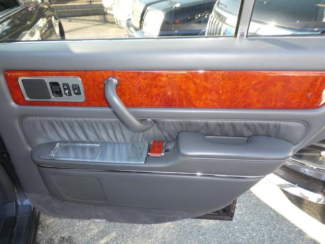 センチュリー 標準仕様車 /鸞鳳グロリアスグレーメタリックモリブデン/(50枚目)