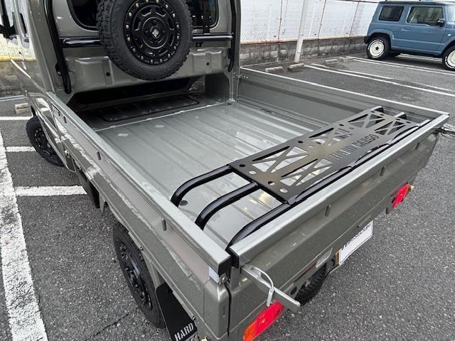 スーパーキャリイ 　ハードカーゴ製ＬＥＤスキッドグリル　ルーフラック　マッドフラップ　フューエルフラップ　ゲートプラス　ＸＴＲＥＭＥＪ１２インチアルミホイール　ＧＥＯＬＡＮＤＡＲ　１４５／８０Ｒ１２オフロードタイヤ（40枚目）