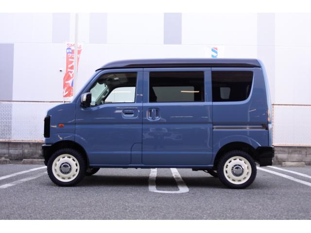 エブリイ ジョイン　ダムド製リトルＤエアロキット　スモーキーブルー×ブラック２トーン　アウターペイント　Ｍｃｌｉｍｂ１インチリフトアップ　ディーゼル／ホワイト１２インチアルミホイール　ＴＯＹＯオープンカントリーＲＴタイヤ（15枚目）