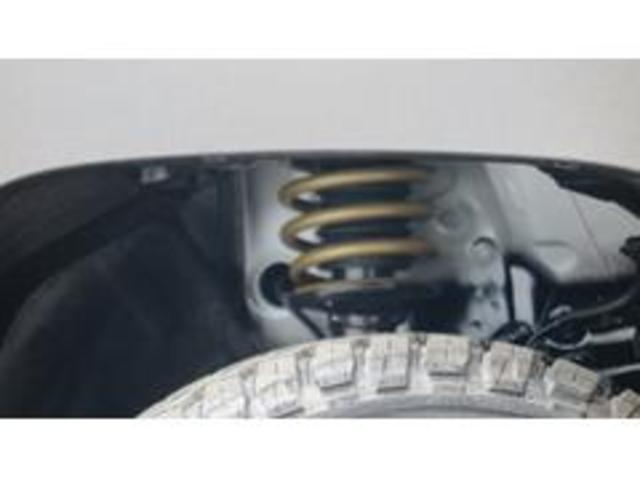 ハスラー G 三木スズキオリジナル赤×白2トーン 1インチリフトアップ MK56ブラックホイール TOYOオープンカントリー 前後バンパーブラック塗装 ロアガーニッシュブラック塗装 復刻版エンブレム(14枚目)