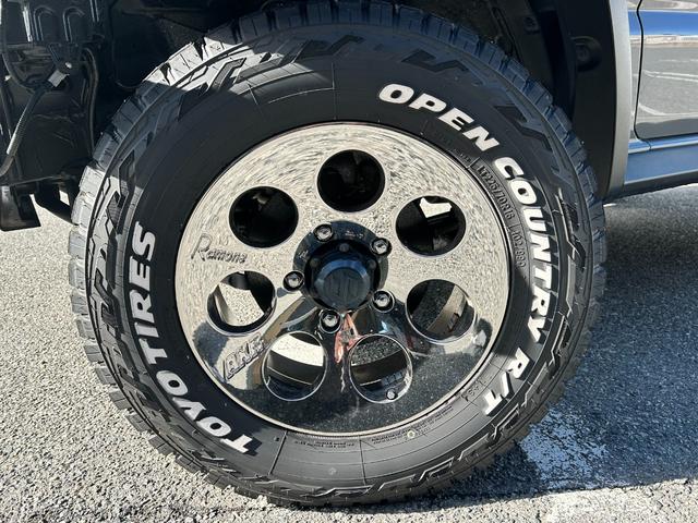 ジムニーシエラ JL リフトアップ TOYOタイヤRTホワイトレター クロームアルミホイール オートルビーズ製クラシックバンパー前後 レトログリル メッキドアミラー ナンバー移設キット 8型フルセグナビ(35枚目)