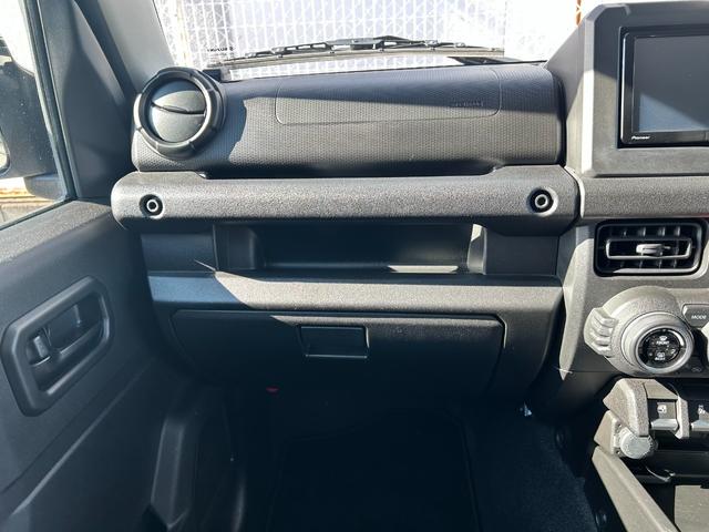 ジムニーシエラ JL リフトアップ TOYOタイヤRTホワイトレター クロームアルミホイール オートルビーズ製クラシックバンパー前後 レトログリル メッキドアミラー ナンバー移設キット 8型フルセグナビ(48枚目)