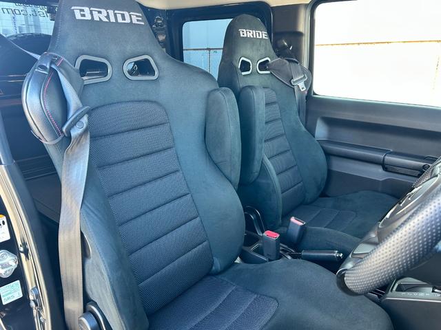 ジムニーシエラ JC リフトアップ 社外前後バンパー BRIDEユーロスターシート左右 フルセグナビゲーション オフロードタイヤ RAYS16インチアルミホイール ECU書換レギュラー仕様 バックカメラ ETC車載器(62枚目)