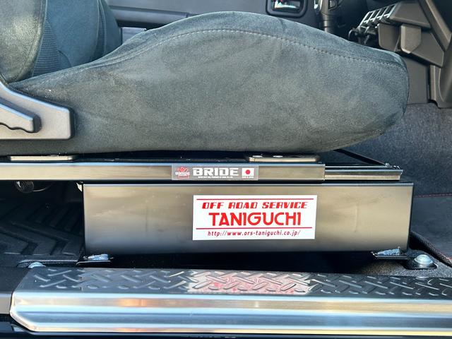 ジムニーシエラ JC リフトアップ 社外前後バンパー BRIDEユーロスターシート左右 フルセグナビゲーション オフロードタイヤ RAYS16インチアルミホイール ECU書換レギュラー仕様 バックカメラ ETC車載器(68枚目)
