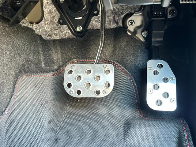 ジムニーシエラ JC リフトアップ 社外前後バンパー BRIDEユーロスターシート左右 フルセグナビゲーション オフロードタイヤ RAYS16インチアルミホイール ECU書換レギュラー仕様 バックカメラ ETC車載器(69枚目)