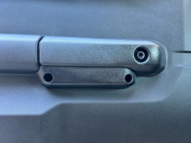 ジムニーシエラ JC リフトアップ 社外前後バンパー BRIDEユーロスターシート左右 フルセグナビゲーション オフロードタイヤ RAYS16インチアルミホイール ECU書換レギュラー仕様 バックカメラ ETC車載器(77枚目)