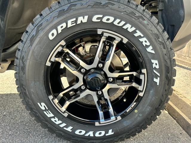 ジムニー XC BKスタイル3インチリフトアップキットTOYOオープンカントリーRTタイヤ 社外アルミホイール SUZUKIブラックグリル LEDフロント&サイド&テールランプ ALPINEアルパインBIGX8型ナビ(61枚目)