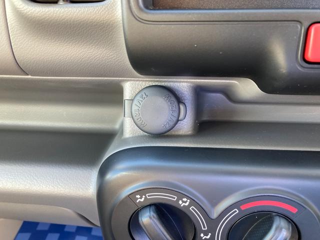 エブリイ JOINターボ 6型 デモカー使用 前後衝突軽減B 4WD デュアルカメラブレーキサポート(前後衝突軽減ブレーキ) パートタイム4WD LEDヘッドライト スマートキー キーレスプッシュスタート オートライト 電動格納式リモコンドアミラー シートヒーター(7枚目)