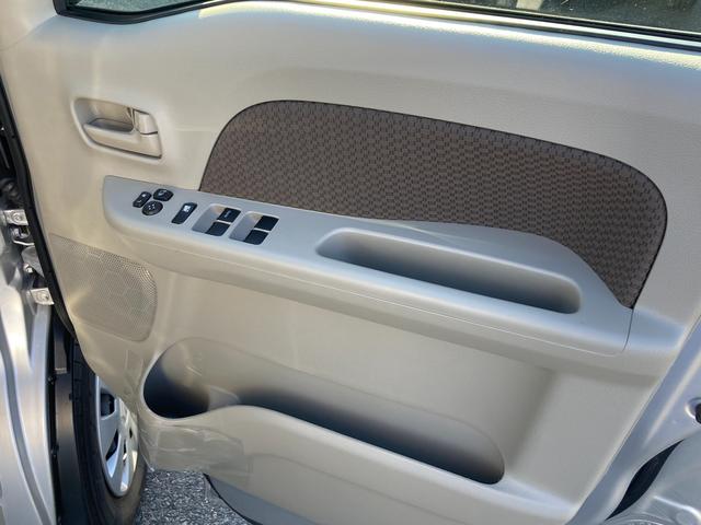 エブリイ JOINターボ 6型 デモカー使用 前後衝突軽減B 4WD デュアルカメラブレーキサポート(前後衝突軽減ブレーキ) パートタイム4WD LEDヘッドライト スマートキー キーレスプッシュスタート オートライト 電動格納式リモコンドアミラー シートヒーター(35枚目)