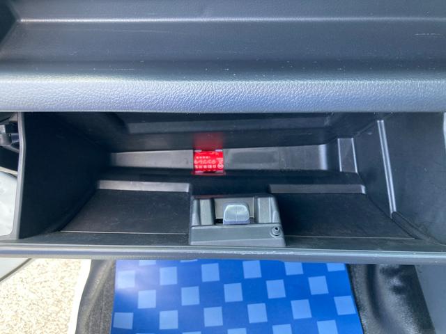 �O���[�u�{�b�N�X�͊J�������傫���A�ו��̏o����������₷���ł��B