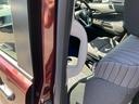 乗り降りに便利なアシストグリップが付いています。