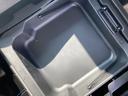 助手席アンダーボックスが登場します。靴や洗車道具、車検証入れの収納にピッタリ。外から見えないので防犯にも良し!