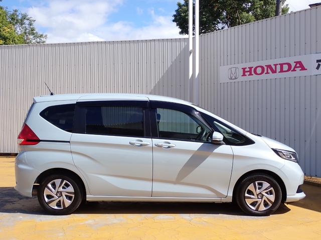 フリードハイブリッド ハイブリッド・Ｇ　純正ナビ　フルセグ　Ｒカメラ　ＥＴＣ（11枚目）