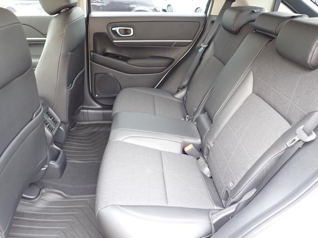 ◆２列目シートも足元ゆったりで快適に座って頂けます。チャイルドシートの取り付けにも対応しております。後部座席にお乗りの方も快適にお出掛け出来ます。