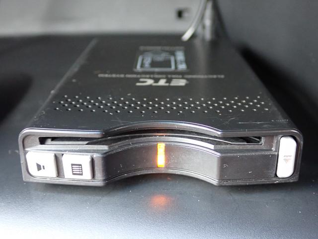 フィット １３Ｇ・Ｌパッケージ　純正ナビ　フルセグ　Ｒカメラ　ＥＴＣ　ＬＥＤヘッドライト（5枚目）