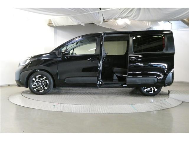 シエンタ ハイブリッドＺ　ＴＳＳ　フルフラットシート　エアバック　アルミ　キーレスエントリー　ナビＴＶ　イモビライザー　バックモニター　ＬＥＤヘッドライト　ＥＴＣ車載器　横滑り防止　スマートキー　オートエアコン　ＷＳＲＳ（5枚目）