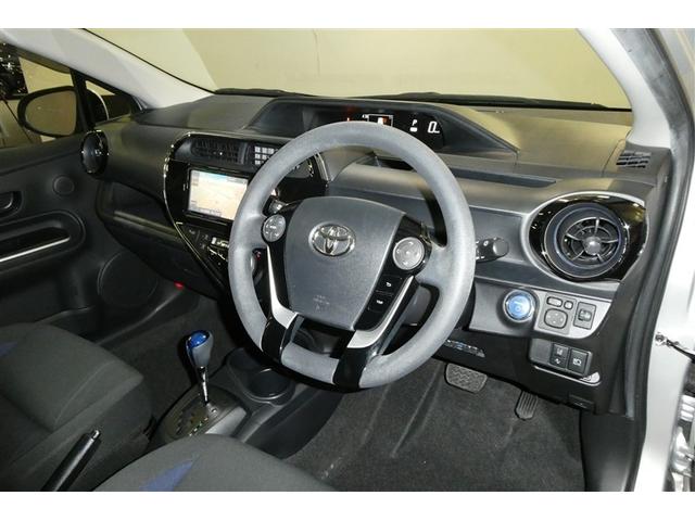 アクア Ｓ　スマートキープッシュスタート　キーレスエントリ　イモビ　ナビ＆ＴＶ　オートエアコン　デュアルエアバック　ＥＳＣ　Ｂカメラ　パワーウィンドウ　ＡＵＸ端子　ＥＴＣ　ＳＲＳ　ワンセグＴＶ　パワーステアリング（10枚目）