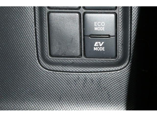 アクア Ｓ　スマートキープッシュスタート　キーレスエントリ　イモビ　ナビ＆ＴＶ　オートエアコン　デュアルエアバック　ＥＳＣ　Ｂカメラ　パワーウィンドウ　ＡＵＸ端子　ＥＴＣ　ＳＲＳ　ワンセグＴＶ　パワーステアリング（22枚目）