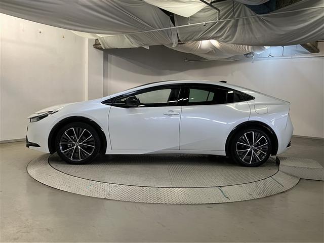 プリウス Z Rカメラ フルセグ地デジTV パノラミックルーフ フルオートエアコン サイドエアバッグ ドラレコ付き メモリーナビゲーション ESC ナビTV パワーステアリング アルミ Pシート インテリキー(4枚目)