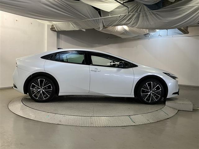 プリウス Z Rカメラ フルセグ地デジTV パノラミックルーフ フルオートエアコン サイドエアバッグ ドラレコ付き メモリーナビゲーション ESC ナビTV パワーステアリング アルミ Pシート インテリキー(5枚目)