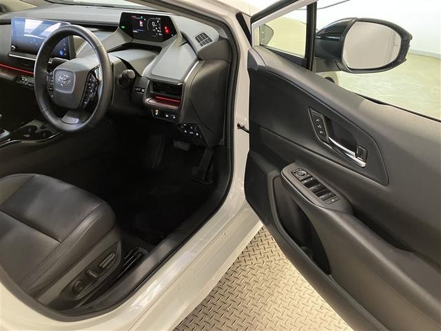 プリウス Z Rカメラ フルセグ地デジTV パノラミックルーフ フルオートエアコン サイドエアバッグ ドラレコ付き メモリーナビゲーション ESC ナビTV パワーステアリング アルミ Pシート インテリキー(31枚目)