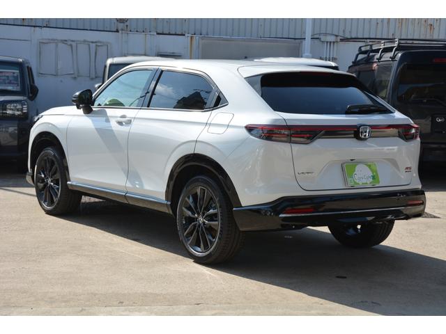 ヴェゼル ｅ：ＨＥＶ　ＲＳ　－　新車　－　ＨｏｎｄａＣＯＮＮＥＣＴディスプレーナビ＆フルセグＴＶ＆ＡｐｐｌｅＣａｒＰｌａｙ／ＡｎｄｒｏｉｄＡｕｔｏ対応＆舵角対応リヤワイドカメラ（３ビュー切り替え）＆ナビ連動ＥＴＣ２．０＆マット付（2枚目）