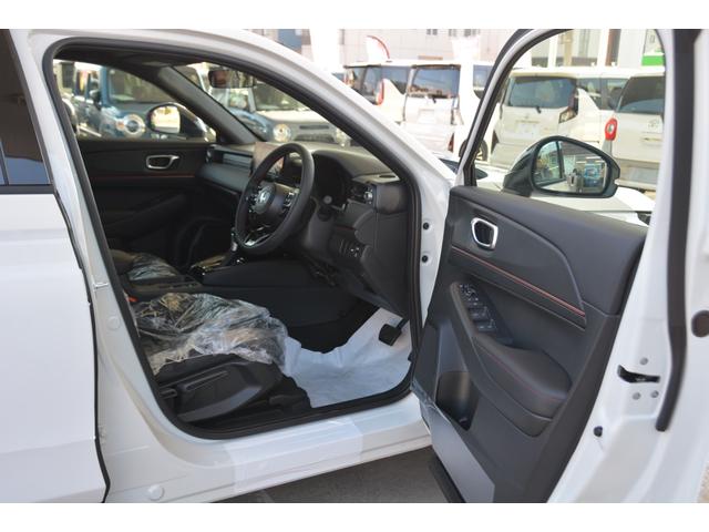ヴェゼル ｅ：ＨＥＶ　ＲＳ　－　新車　－　ＨｏｎｄａＣＯＮＮＥＣＴディスプレーナビ＆フルセグＴＶ＆ＡｐｐｌｅＣａｒＰｌａｙ／ＡｎｄｒｏｉｄＡｕｔｏ対応＆舵角対応リヤワイドカメラ（３ビュー切り替え）＆ナビ連動ＥＴＣ２．０＆マット付（15枚目）