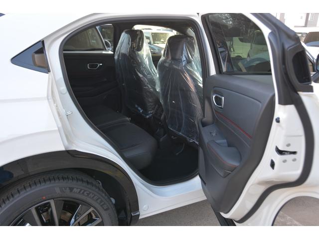 ヴェゼル ｅ：ＨＥＶ　ＲＳ　－　新車　－　ＨｏｎｄａＣＯＮＮＥＣＴディスプレーナビ＆フルセグＴＶ＆ＡｐｐｌｅＣａｒＰｌａｙ／ＡｎｄｒｏｉｄＡｕｔｏ対応＆舵角対応リヤワイドカメラ（３ビュー切り替え）＆ナビ連動ＥＴＣ２．０＆マット付（16枚目）