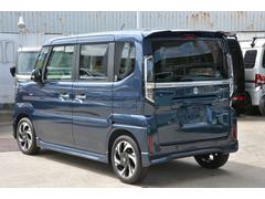 新車メーカー注文により新車設定色各色お選びいただけます。メーカー設定オプション色をお選びいただく場合は別途２７，５００円高です。ご希望通りのボディカラーでお客様のイメージ通りの新車をお楽しみください。 2