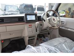 新車専門店カーズカフェの厳選スマホアプリ連携ナビ＆ドラレコ＆バックカメラ＆ＥＴＣ＆フロアマットを取付け済みでお渡しです！車両総額にコミコミですのでご予算も安心です！新車設定色各色選べます！ 3