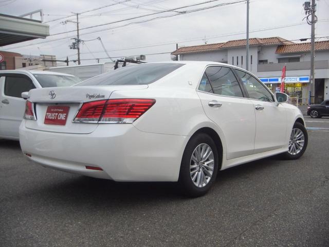 クラウン ロイヤルサルーン　後期型・黒内装・記録簿１１枚・純正ＳＤナビ・フルセグＴＶ・ブルートゥース・バックカメラ・ＥＴＣ・電動シート・ロック連動開閉ドアミラー・ＬＥＤヘッドライト・ＬＥＤフォグランプ・純正１６インチアルミ（9枚目）