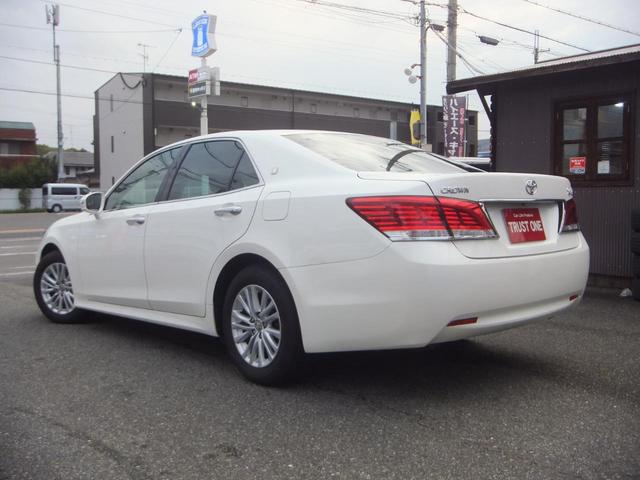 クラウン ロイヤルサルーン　後期型・黒内装・記録簿１１枚・純正ＳＤナビ・フルセグＴＶ・ブルートゥース・バックカメラ・ＥＴＣ・電動シート・ロック連動開閉ドアミラー・ＬＥＤヘッドライト・ＬＥＤフォグランプ・純正１６インチアルミ（22枚目）