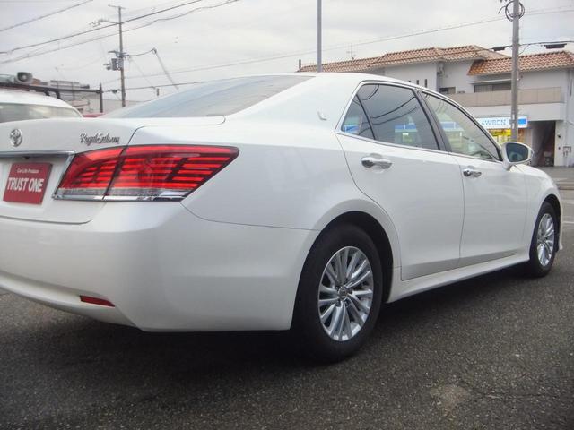 クラウン ロイヤルサルーン　後期型・黒内装・記録簿１１枚・純正ＳＤナビ・フルセグＴＶ・ブルートゥース・バックカメラ・ＥＴＣ・電動シート・ロック連動開閉ドアミラー・ＬＥＤヘッドライト・ＬＥＤフォグランプ・純正１６インチアルミ（26枚目）