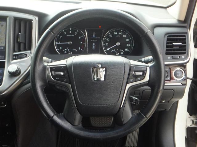 クラウン ロイヤルサルーン　後期型・黒内装・記録簿１１枚・純正ＳＤナビ・フルセグＴＶ・ブルートゥース・バックカメラ・ＥＴＣ・電動シート・ロック連動開閉ドアミラー・ＬＥＤヘッドライト・ＬＥＤフォグランプ・純正１６インチアルミ（39枚目）