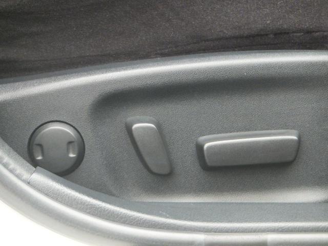 クラウン ロイヤルサルーン　後期型・黒内装・記録簿１１枚・純正ＳＤナビ・フルセグＴＶ・ブルートゥース・バックカメラ・ＥＴＣ・電動シート・ロック連動開閉ドアミラー・ＬＥＤヘッドライト・ＬＥＤフォグランプ・純正１６インチアルミ（42枚目）