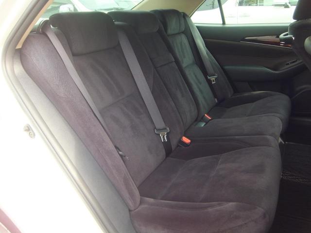 クラウン ロイヤルサルーン　後期型・黒内装・記録簿１１枚・純正ＳＤナビ・フルセグＴＶ・ブルートゥース・バックカメラ・ＥＴＣ・電動シート・ロック連動開閉ドアミラー・ＬＥＤヘッドライト・ＬＥＤフォグランプ・純正１６インチアルミ（48枚目）