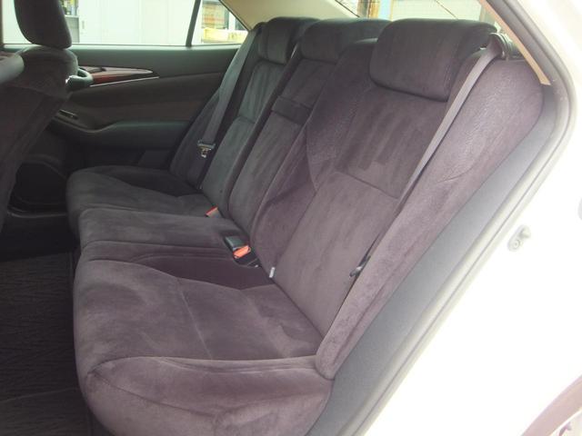 クラウン ロイヤルサルーン　後期型・黒内装・記録簿１１枚・純正ＳＤナビ・フルセグＴＶ・ブルートゥース・バックカメラ・ＥＴＣ・電動シート・ロック連動開閉ドアミラー・ＬＥＤヘッドライト・ＬＥＤフォグランプ・純正１６インチアルミ（52枚目）