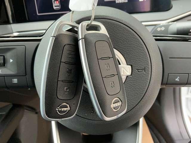 ノート 1.2 X 当社元試乗車&メモリーナビ&フルセグ リアカメラ 衝突被害軽減ブレ-キ 全方位カメラ ETC付 LEDヘッドライト レーンアシスト インテリジェントキー ドラレコ アイドリングストップ 盗難防止システム ワンセグTV TVナビ 試乗車UP(12枚目)