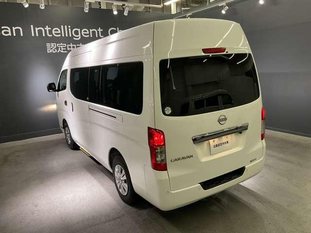 キャラバン ２．５　チェアキャブ　車いす２名仕様　メモリーナビ＆ドラレコ　リフタータイプ　スーパーＨＲ（10枚目）