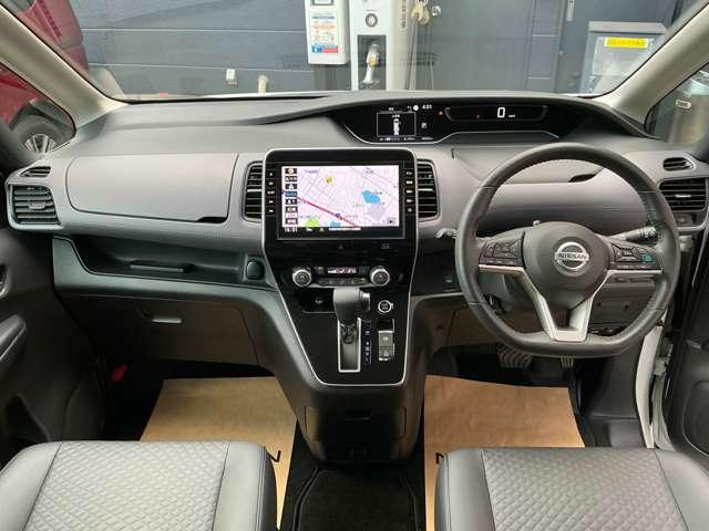 セレナ ２．０　ハイウェイスター　Ｖ　防水シート＆プロパイロット＆後席モニター　サイドエアバッグ　アラウンドビュ－　１オナ　アルミ　衝突被害軽減　ＬＤＰ　エアバッグ　両側オートスライドドア　ＬＥＤライト　インテリジェントキー　サイドカメラ　メモリーナビ　アイドリングストップ（3枚目）